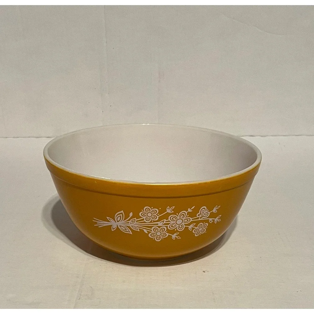 Vintage Pyrex Butterfly Gold Mixing Bowl #403 2.5 Qt Yellow Milk Glass USA